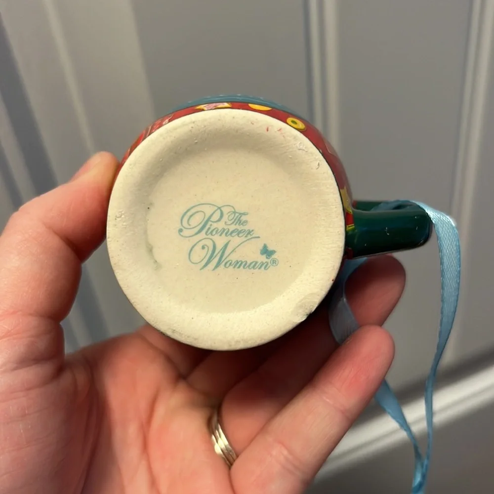 🪷🎄 New Pioneer Woman Mini Measuring Cup Christmas Ornament
